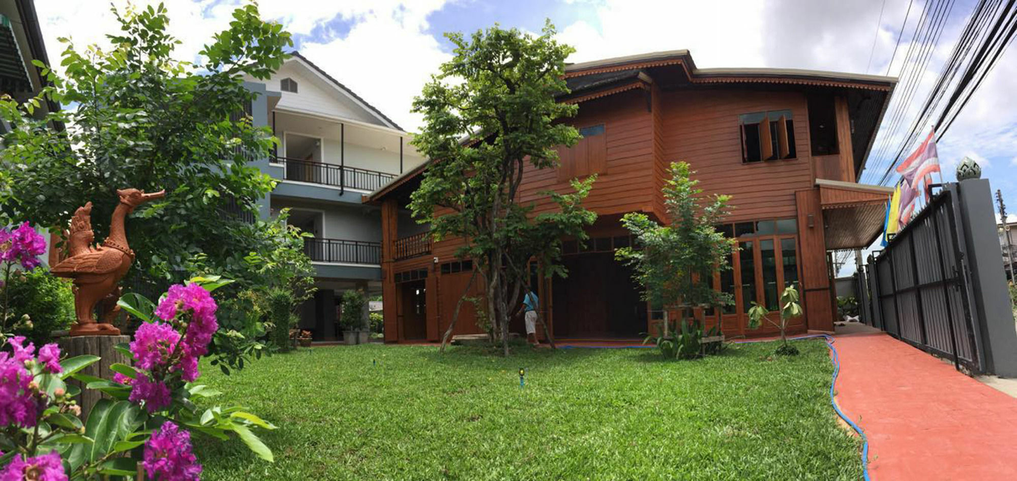 Garden Hotel 3*